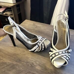 🌺🌸🌻 Marc Fisher black and white striped strap women’s heels size 7.5✨